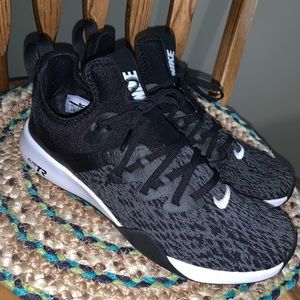 WORN ONCE Nike Elite TR Tennis Shoes